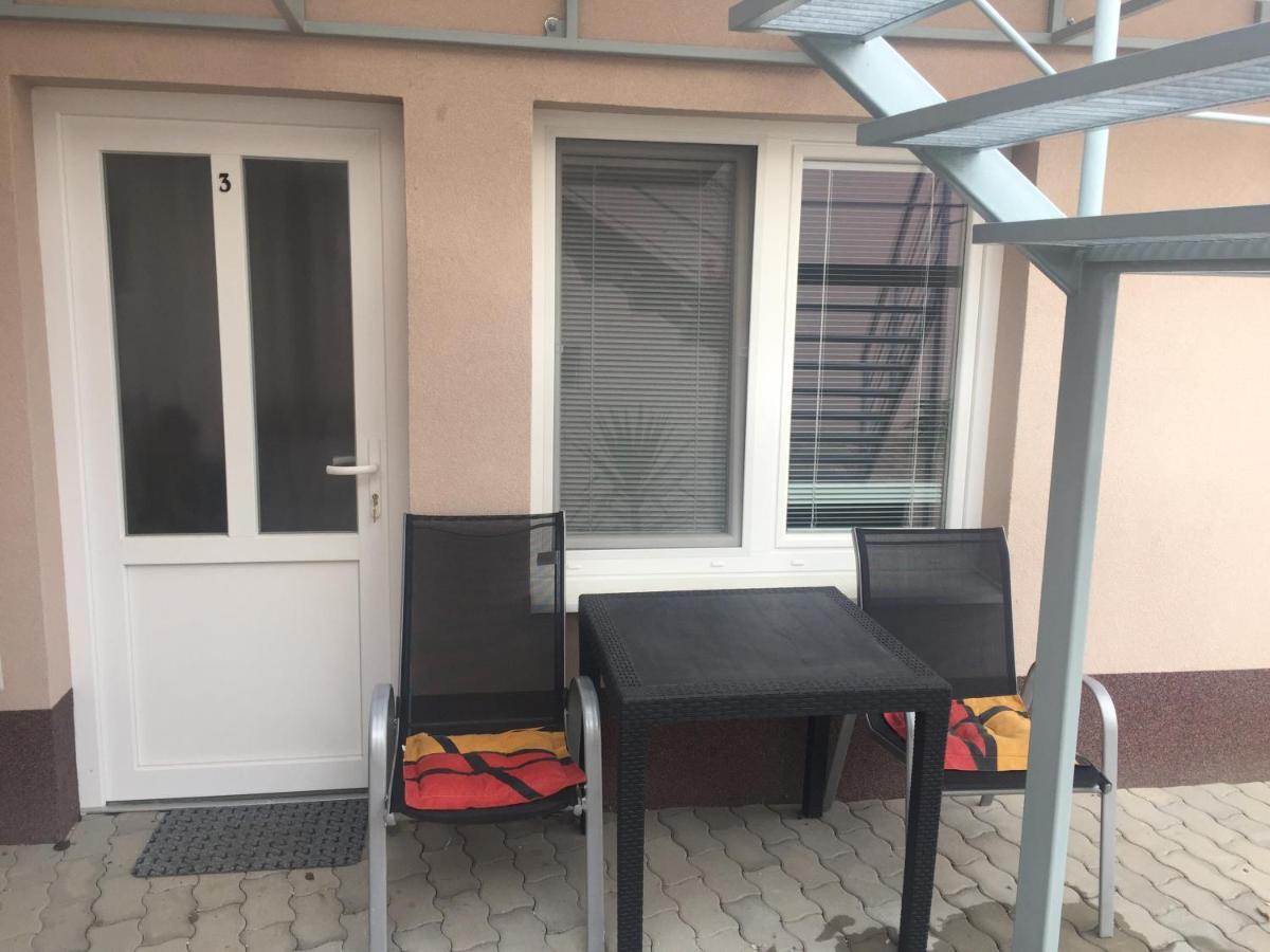Štúrovo Sunny Apartman מראה חיצוני תמונה
