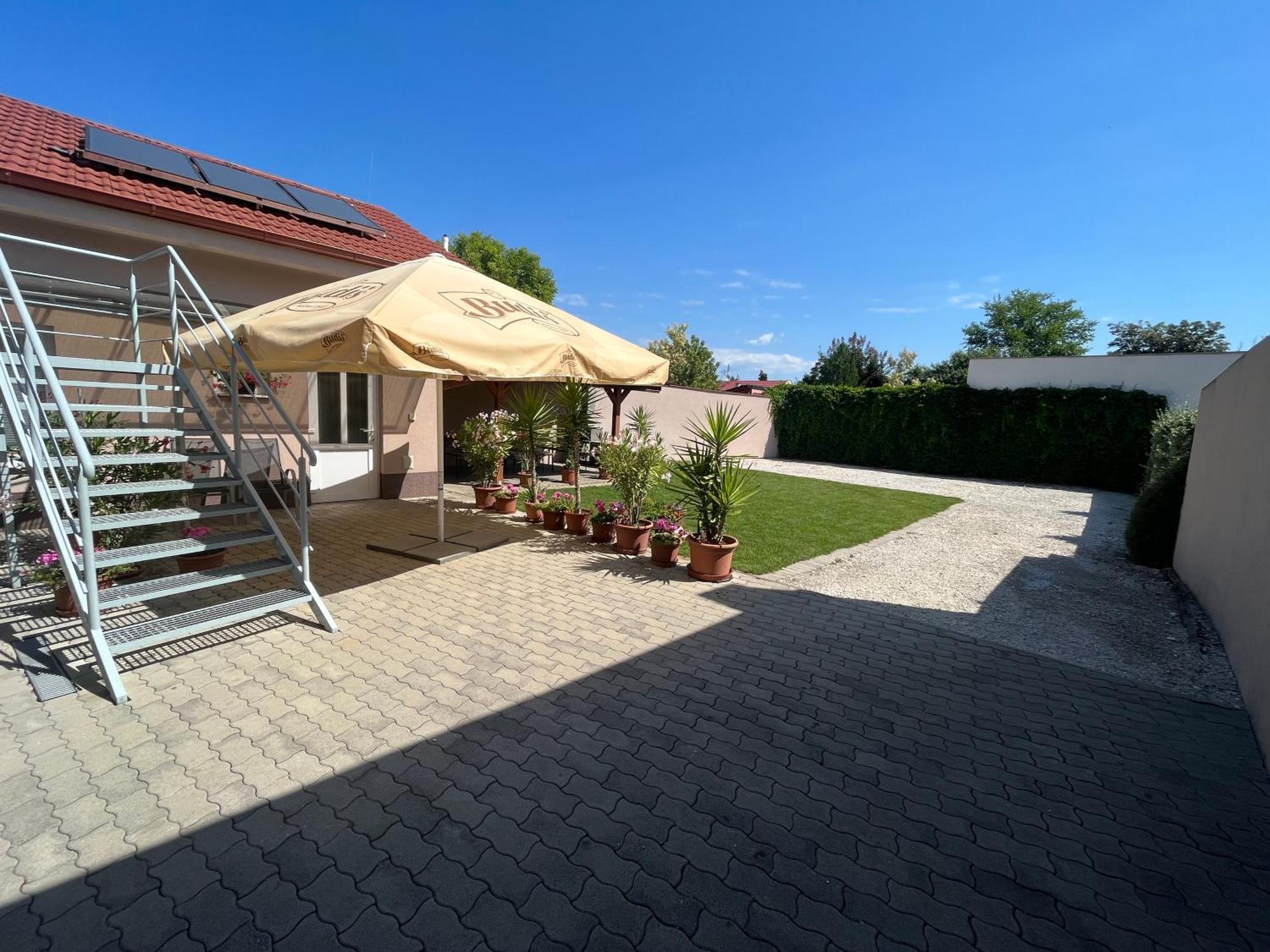 Štúrovo Sunny Apartman מראה חיצוני תמונה